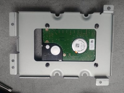 Piastra con hdd 2,5 fissato 4 viti.jpg
